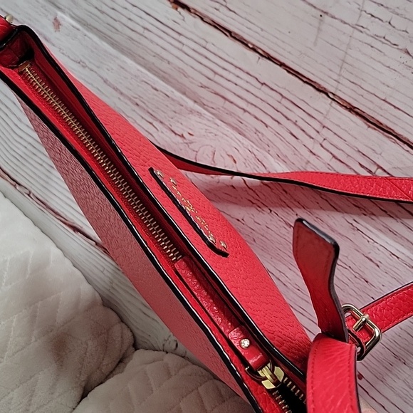 Kate Spade Bay Street CORA Cherry Red Leather Crossbody Bag - Picture 6 of 8